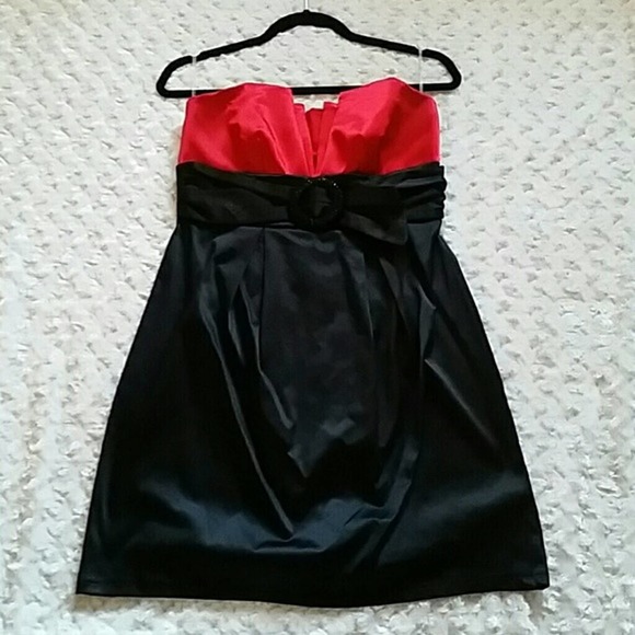 Triscsic Clothing Company| Red Cocktail Dress - Picture 1 of 3